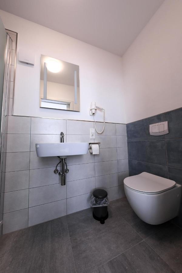 Hotel 24/7 Selfcheckin Schmiedestrasse Leer Zewnętrze zdjęcie